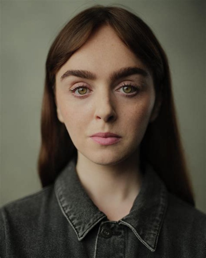 Louisa Connolly-Burnham Height, Weight, Net Worth, Age, Birthday, Wikipedia, Who, Nationality, Biography