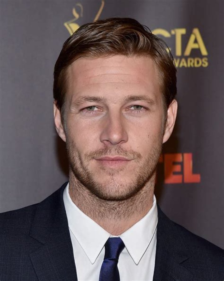 Luke Bracey Height, Weight, Net Worth, Age, Birthday, Wikipedia, Who, Nationality, Biography