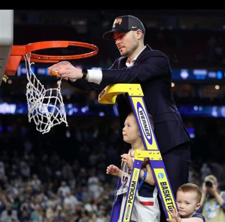 Luke Murray Wiki, age, wife, children, Bill Murray son, basketball coach, net worth