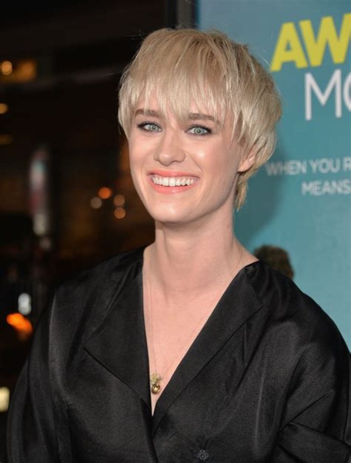 Mackenzie Holton Height, Weight, Net Worth, Age, Birthday, Wikipedia, Who, Nationality, Biography