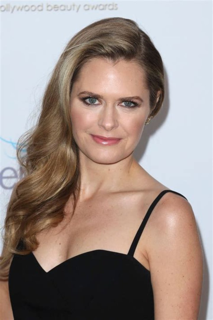 Maggie Lawson Biography - Facts, Childhood, Family Life & Achievements