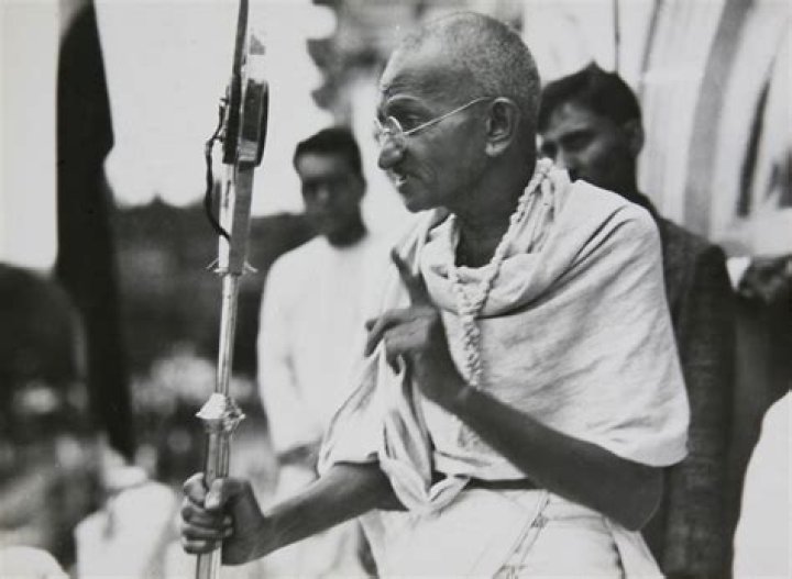 Mahatma Gandhi Biography - Facts, Childhood, Family Life & Achievements