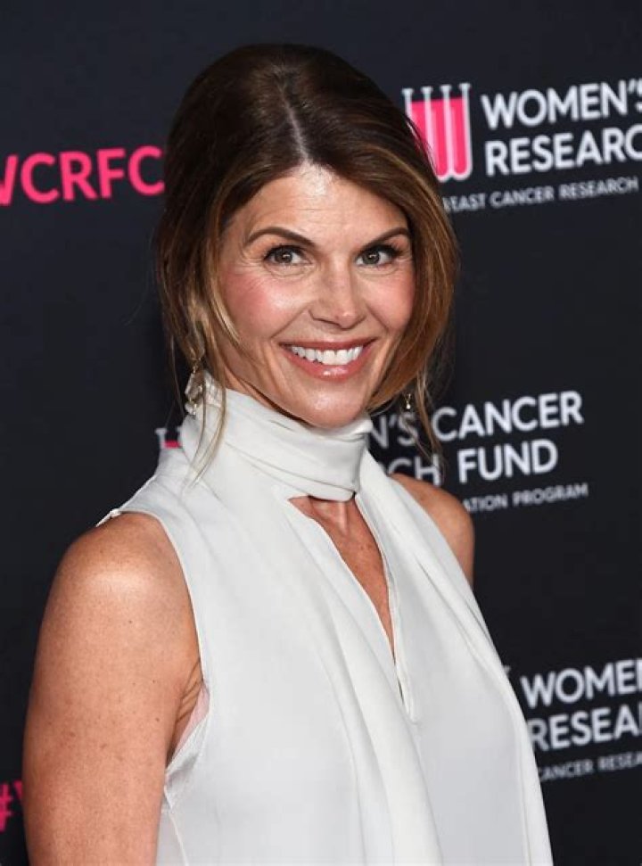 
Mandy Loughlin Age, Birthday, Wikipedia, Who, Nationality, Biography 