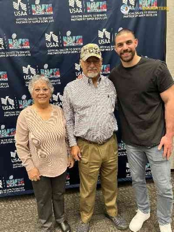 Mark Andrews family, wife, children, parents, siblings