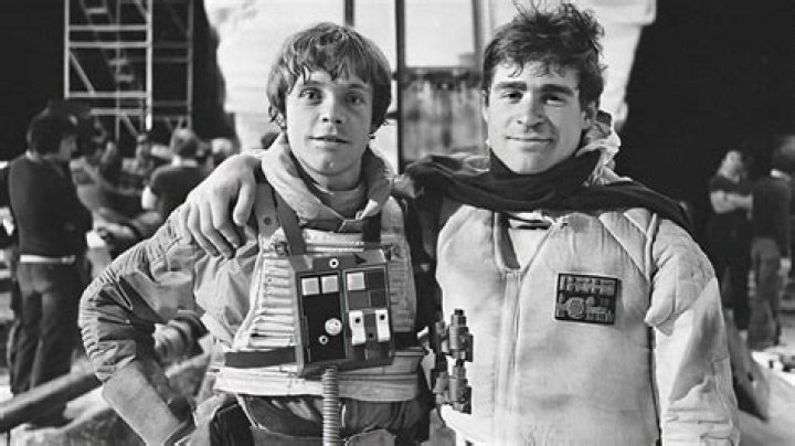 Mark Hamill pays tribute to his friend Treat Williams in heartbreaking tweet