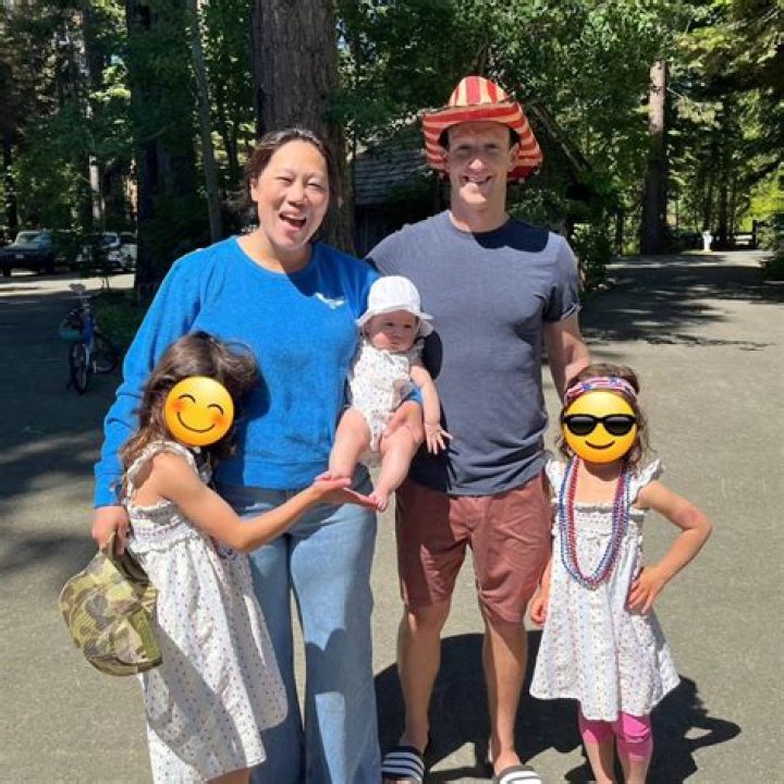 
Mark Zuckerberg daughters: Maxima, August, and Aurelia 