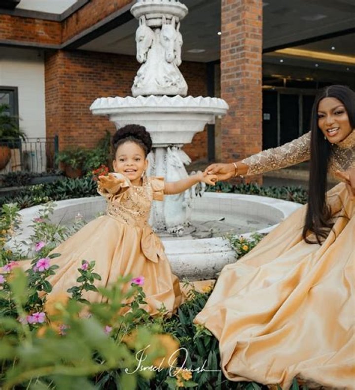 
Mercy Johnson, Queen Nwokoye, others drool over Uche Elendu’s rare family shoot 