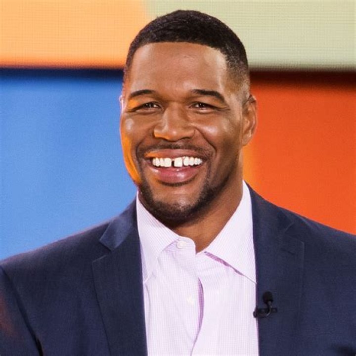 Michael Strahan Biography - Facts, Childhood, Family Life & Achievements