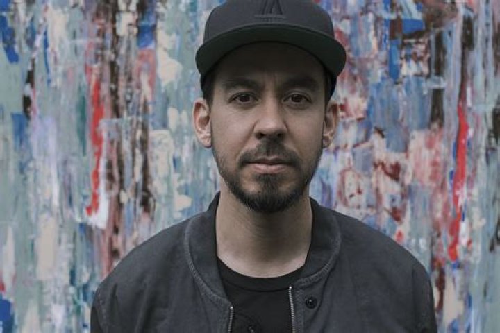 Mike Shinoda Biography - Facts, Childhood, Family Life & Achievements