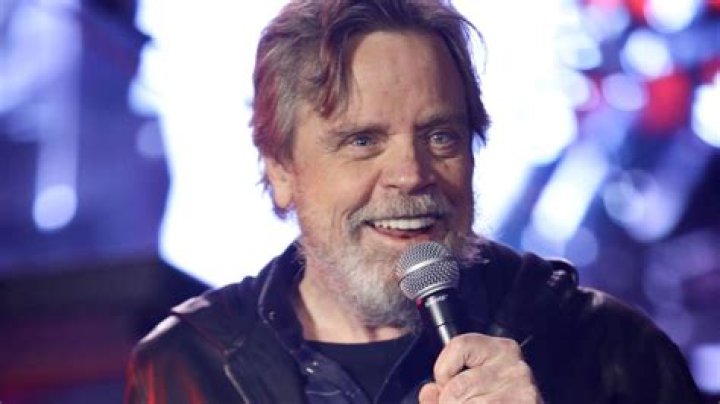 Mischievous Mark Hamill confirms a hilarious trading card signing as his handiwork