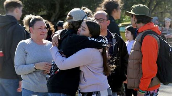
Mother fatally stabs three kids, injures two others during social worker’s visit 