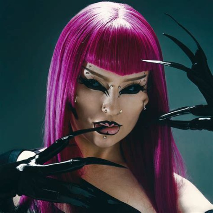 Naomi Jon Biography - Facts, Childhood, Family Life & Achievements