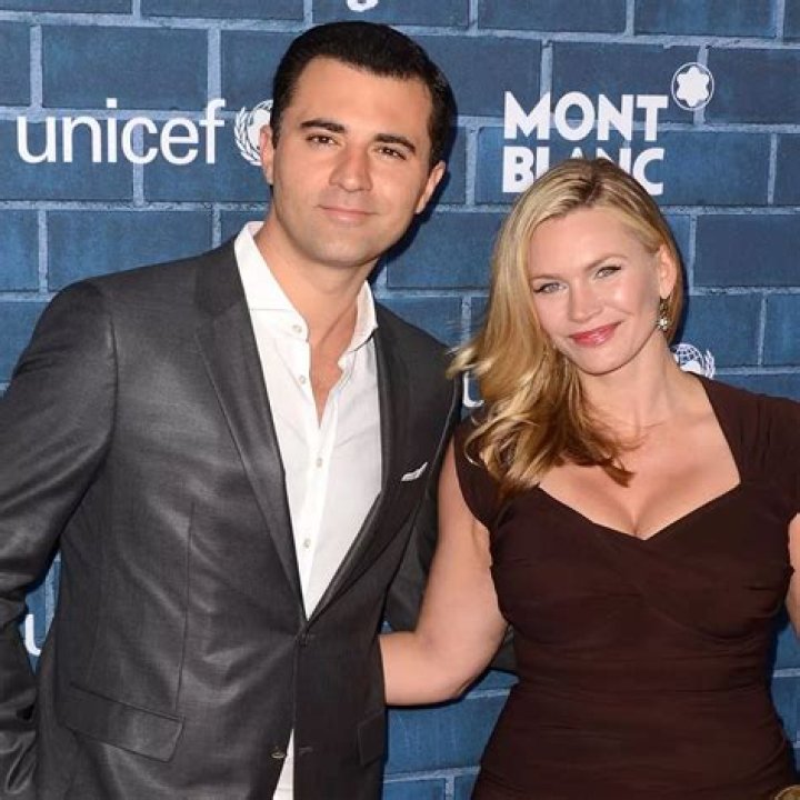 Natasha Henstridge boyfriend: Is Natasha Henstridge in a relationship?