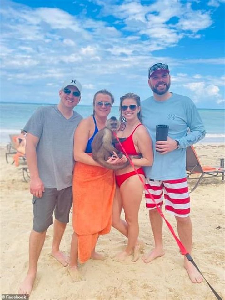 Neena Pacholke family, husband, children, parents, siblings