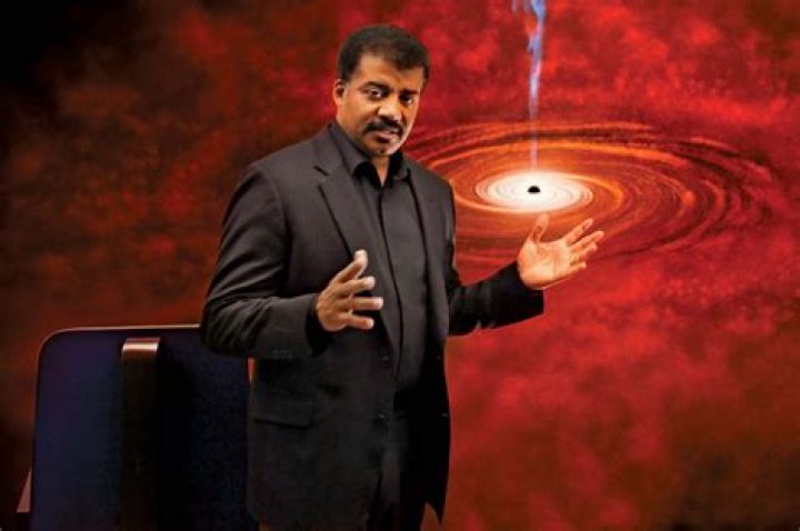 Neil DeGrasse Tyson Biography - Facts, Childhood, Family Life & Achievements
