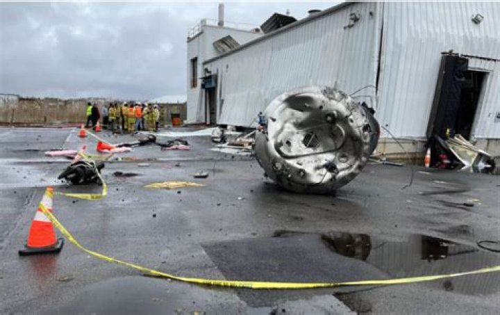 
Newburyport, Massachusetts chemical plant explosion: Worker missing, building suffers major structural damage 