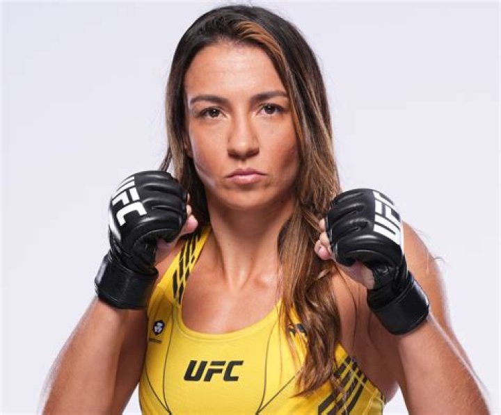 Amanda Ribas in Bathing Suit is "Very Happy" — Celebwell