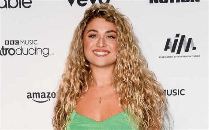 Antigoni Buxton in Bathing Suit is Like "Snow One Else" — Celebwell