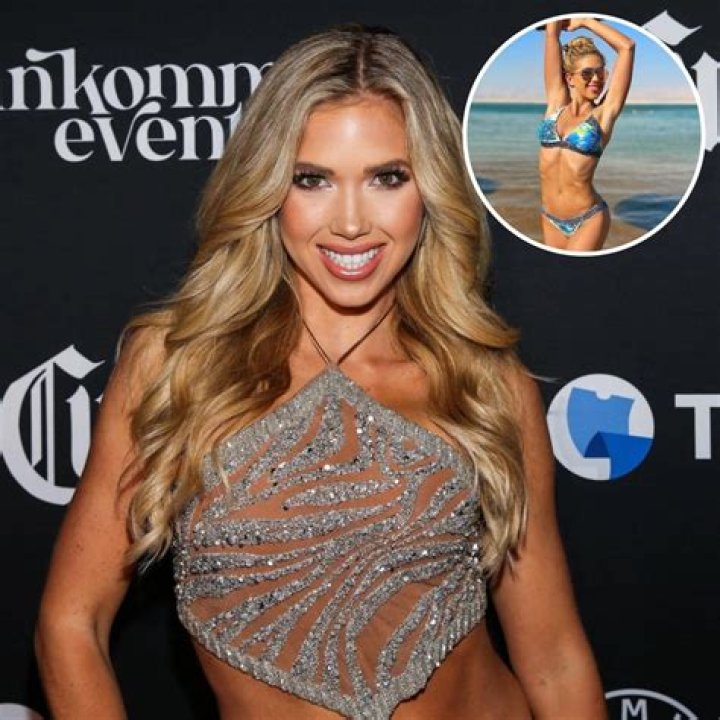 Chiefs Heiress Gracie Hunt Shares Swimsuit Photo of "Amazing Summer"