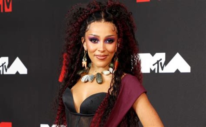 Doja Cat in Bathing Suit is Cooking With Gas — Celebwell