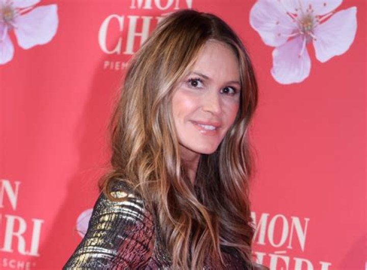 Elle Macpherson in Bathing Suit Proves She’s Still Got It  — Celebwell