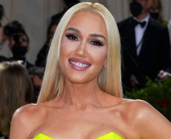 Gwen Stefani in Bathing Suit is "All Glammed Up" — Celebwell