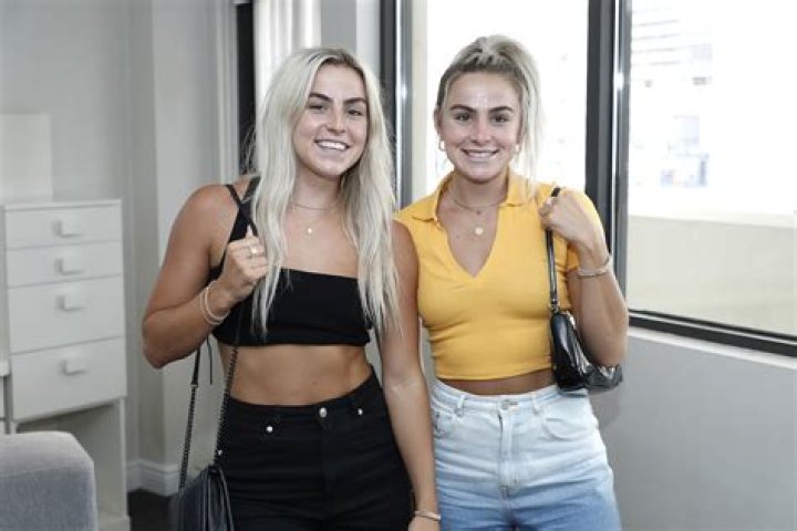Hanna Cavinder in Bathing Suit Turns "Twenty-Two!" with Sister Haley — Celebwell