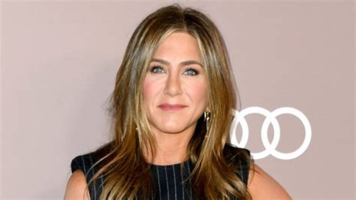 Jennifer Aniston in Bathing Suit Says "Ready, Set, Let's Go" — Celebwell