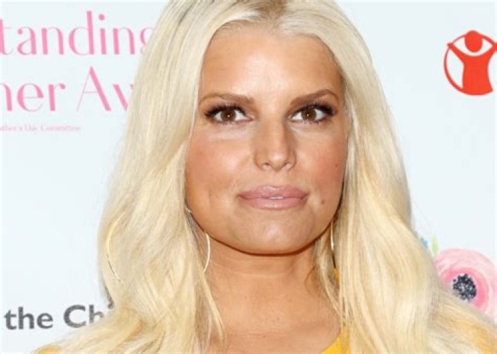 Jessica Simpson in Bathing Suit is a "Pool Yogi" — Celebwell