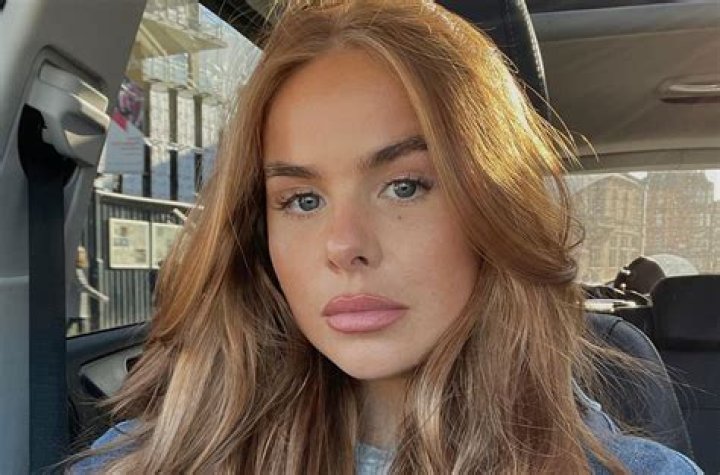 Jilly Isabella in Bathing Suit Says "Dolce Vita" — Celebwell