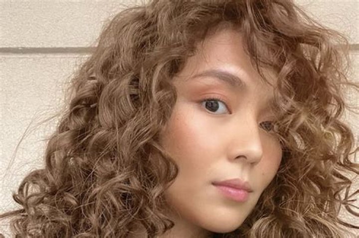 Kathryn Bernardo in Bathing Suit Has "Fun Under the Sun" — Celebwell