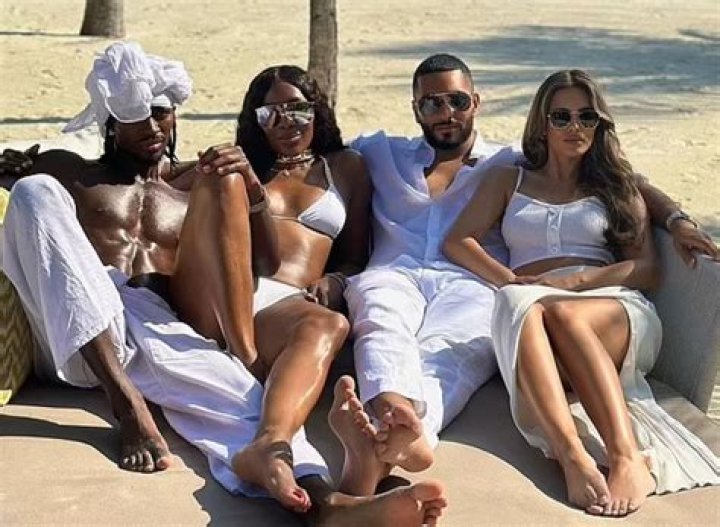 Naomi Campbell in Bathing Suit Says Hi From the Maldives — Celebwell