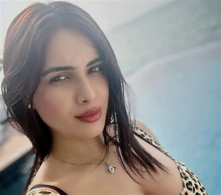 Neha Malik in Bathing Suit Says "Live in the Sunshine" — Celebwell
