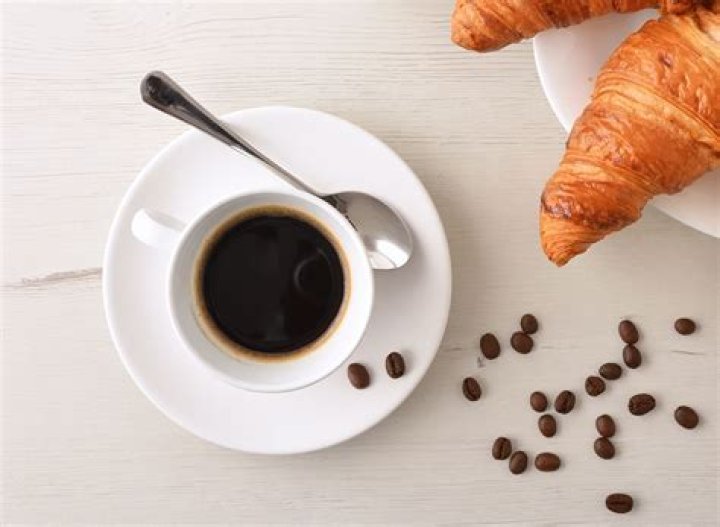 Paulina Porizkova in Bathing Suit Says "Dance" — Celebwell