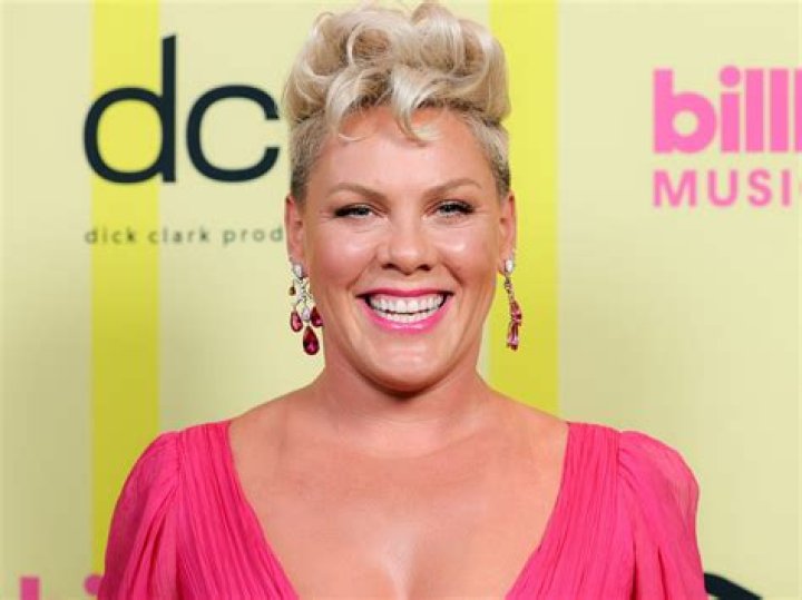Pink in Bathing Suit Says "Mexico Makes Me Thirsty" — Celebwell