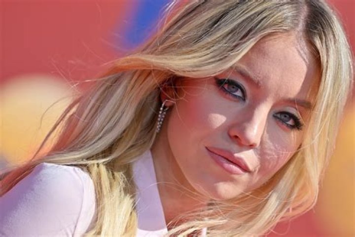 Sydney Sweeney in Bathing Suit is a "Firecracker" — Celebwell