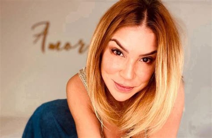 Valentina Lizcano in Bathing Suit Shows Off "Discipline" — Celebwell