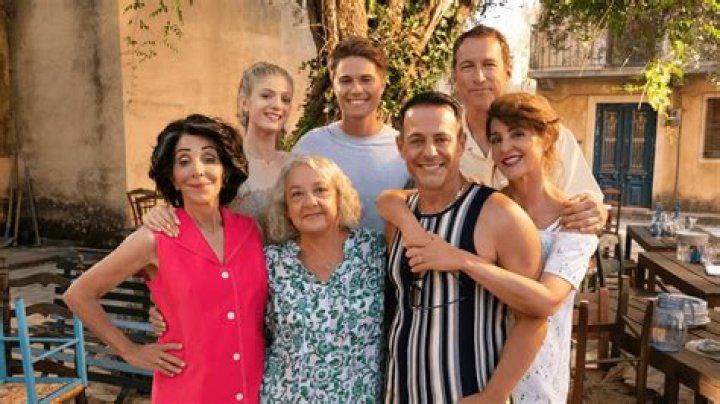 Nia Vardalos siblings: Meet Nancy Vardalos Ginakes, Marianne Vardalos