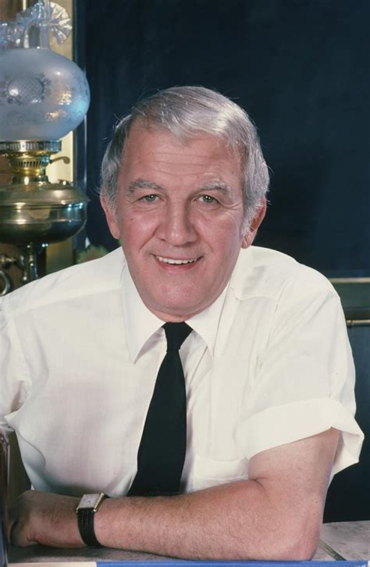 Nicholas Colasanto Biography - Facts, Childhood, Family Life & Achievements