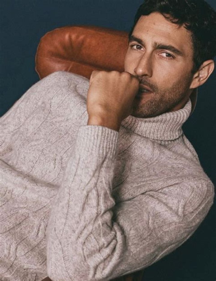 Noah Mills Height, Weight, Net Worth, Age, Birthday, Wikipedia, Who, Nationality, Biography
