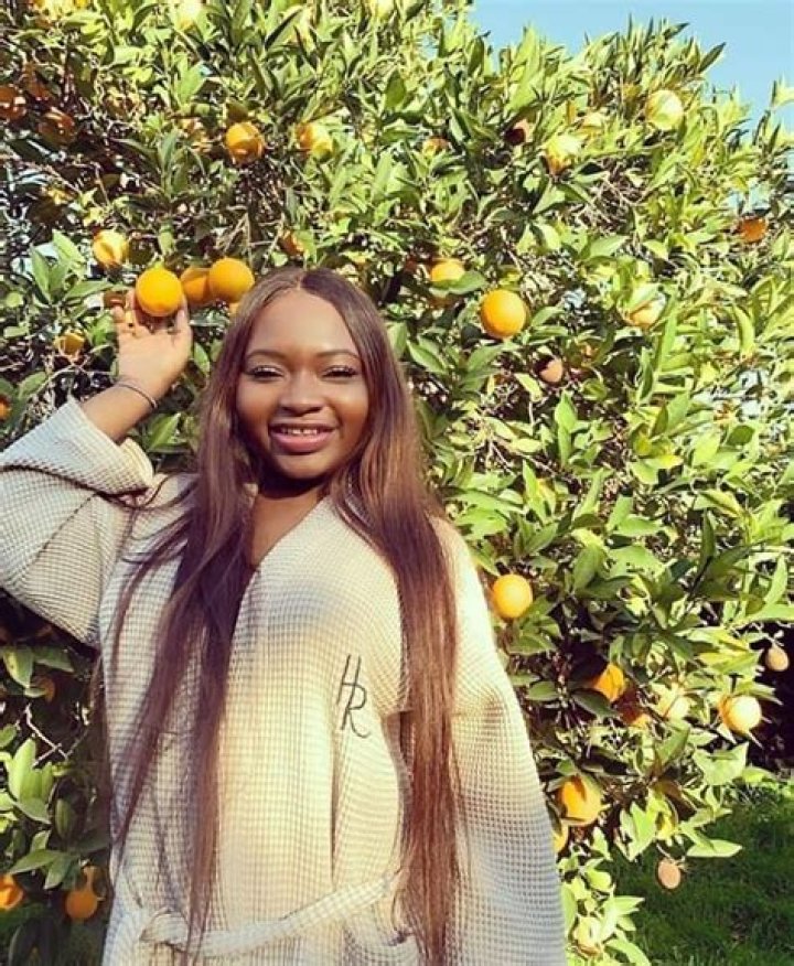 Noemie Bilas Biography, age, height, boyfriend, OnlyFans, leaks, videos, pictures, Twitter