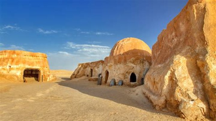 Obi-Wan Kenobi Set Photos Offer New Look At Tatooine