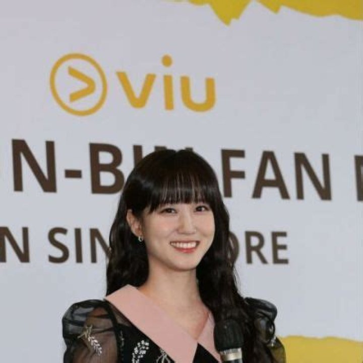 
Park Eun-bin Has Been Cast In A New Rom-Com Series “Dive of the Deserted Island” 