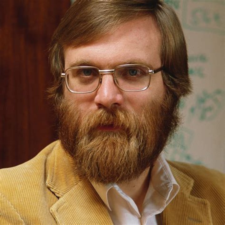 Paul Allen Biography - Facts, Childhood, Family Life & Achievements of Microsoft Co-founder
