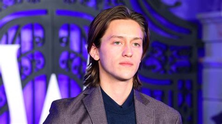 Percy Hynes White Wiki, Age, Girlfriend, Height, Mother, Father, Net Worth & More