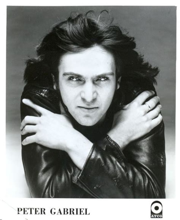 Peter Gabriel Biography - Childhood, Life Achievements & Timeline