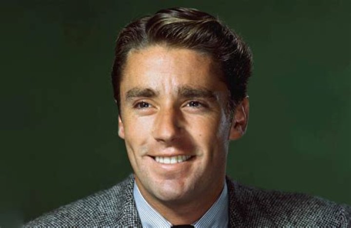 Peter Lawford Biography - Facts, Childhood, Family Life & Achievements