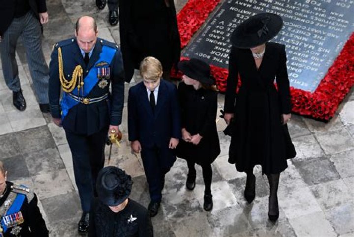 
Prince Harry Wanting More ‘Active’ Role For Queen’s Funeral 