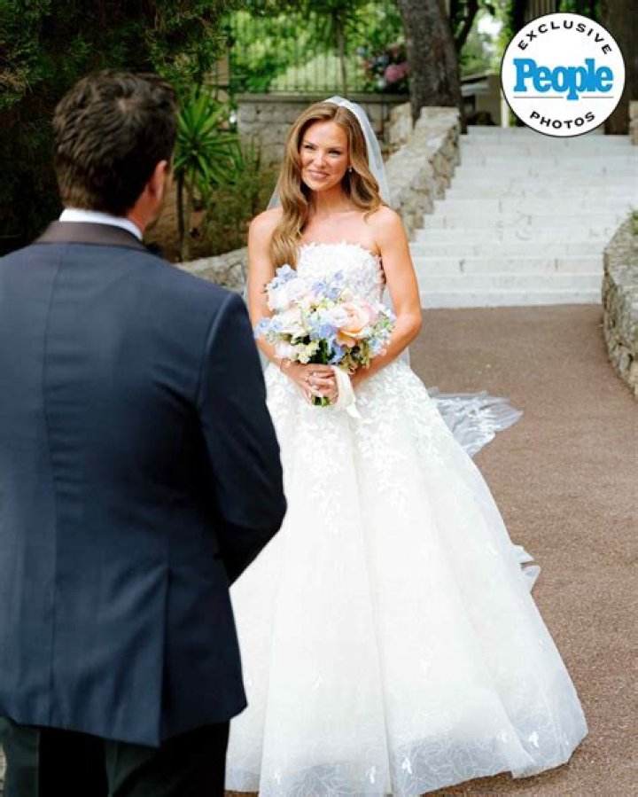 Rachel Lindsay Disappointed In Hannah Brown’s Apology For Singing The N-Word – Here’s Why!