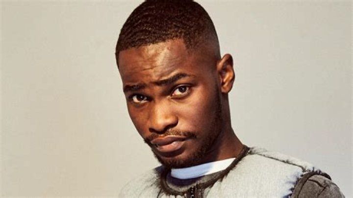 Rapper Dave net worth, family, girlfriend, songs, awards, Instagram